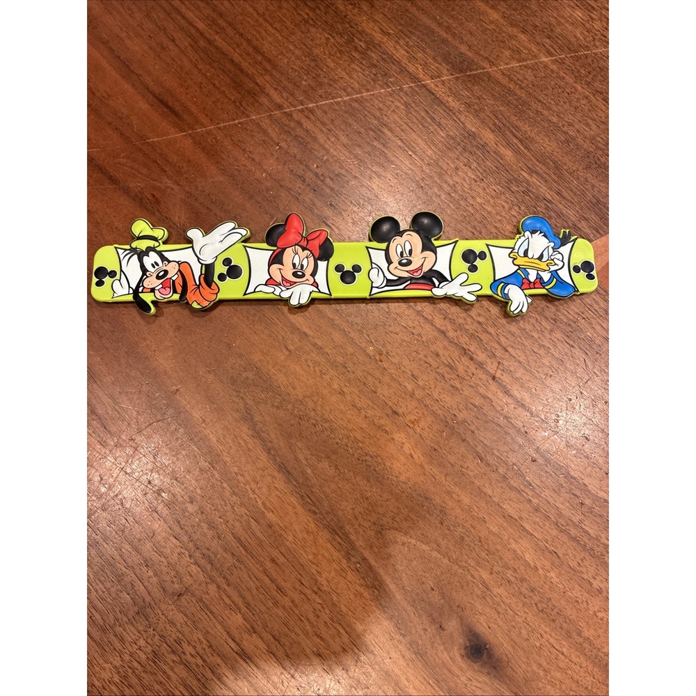 Disney Characters Slap Bracelet Goofy Minnie Mouse Mickey Donald Duck Souvenir
